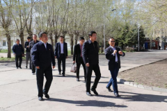 呼倫貝爾市人力資源和社會(huì )保障局局長(cháng)李國強一行來(lái)學(xué)院調研指導工作